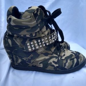 Camo Wedge Heel shoes